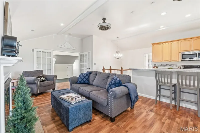 522 S 2nd Street, St Charles, MO 63301 — listing photo 15 of 81