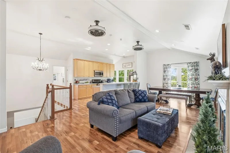522 S 2nd Street, St Charles, MO 63301 — listing photo 19 of 81