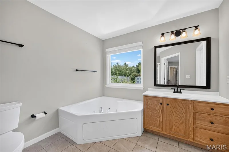 1465 Washingtons Crossing Drive, O'Fallon, MO 63366 — listing photo 15 of 42
