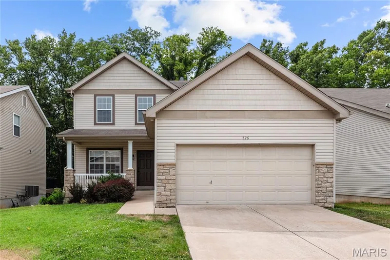 526 Springhurst Parkway, O'Fallon, MO 63368 — listing photo 2 of 30
