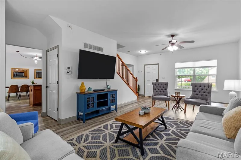 526 Springhurst Parkway, O'Fallon, MO 63368 — listing photo 3 of 30