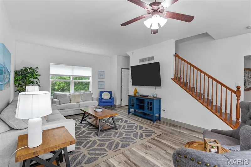 526 Springhurst Parkway, O'Fallon, MO 63368 — listing photo 5 of 30
