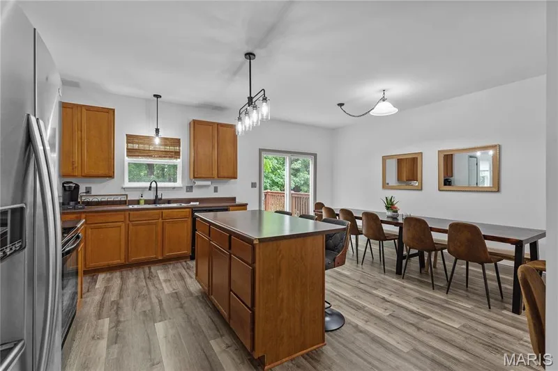526 Springhurst Parkway, O'Fallon, MO 63368 — listing photo 8 of 30
