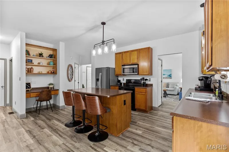 526 Springhurst Parkway, O'Fallon, MO 63368 — listing photo 9 of 30