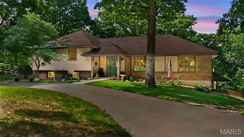 800 Matson Hill Road, Defiance, MO — listing photo 1