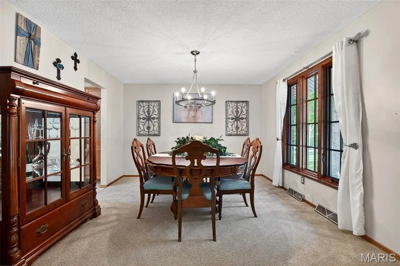 800 Matson Hill Road, Defiance, MO 63341 — listing photo 7 of 53