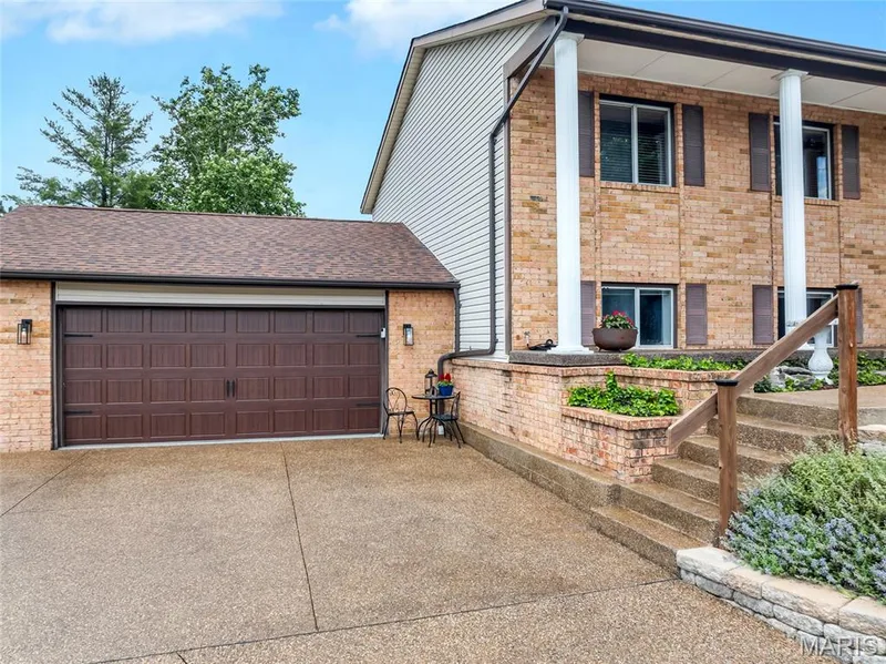 Extra wide and extra deep 1150 sq foot dream garage! — 16 La Rochelle Court, Lake St. Louis, MO 63367
