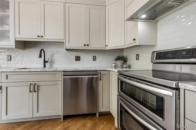 Kitchen with double oven range — 16 La Rochelle Court, Lake St. Louis, MO 63367