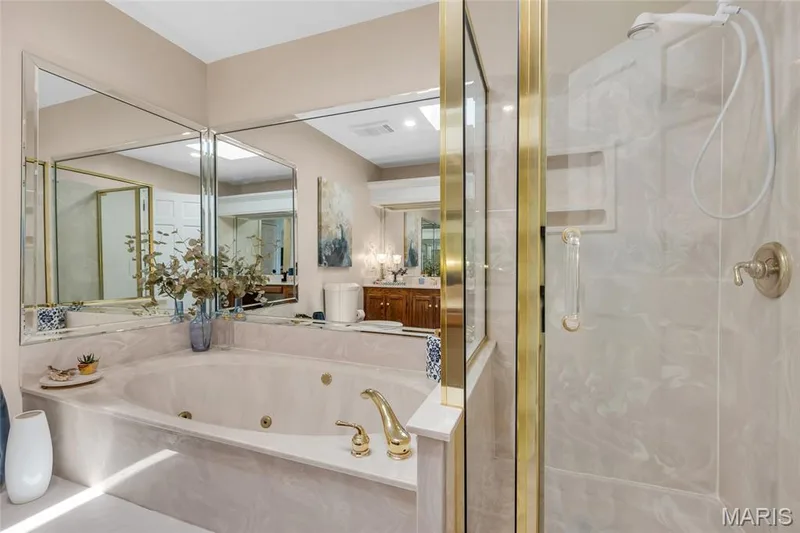 16 La Rochelle Court, Lake St. Louis, MO 63367 — listing photo 25 of 66