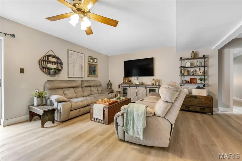 Family Room — 16 La Rochelle Court, Lake St. Louis, MO 63367