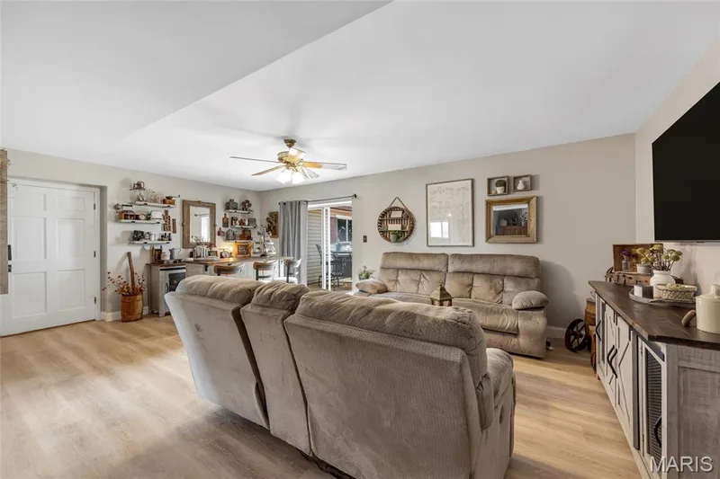 Family Room — 16 La Rochelle Court, Lake St. Louis, MO 63367