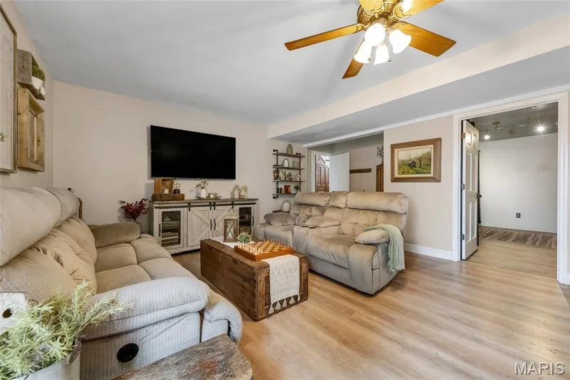 Family Room — 16 La Rochelle Court, Lake St. Louis, MO 63367