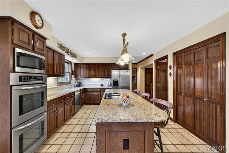 18024 Cider Mill Drive, Wildwood, MO 63038 — listing photo 11 of 44
