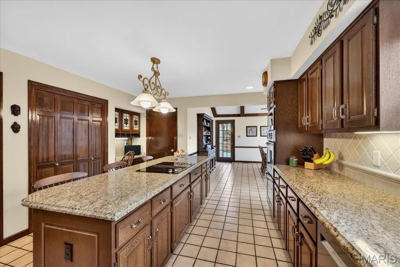 18024 Cider Mill Drive, Wildwood, MO 63038 — listing photo 12 of 44