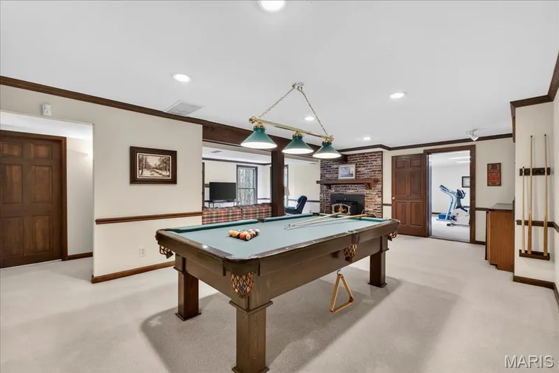 POOL TABLE STAYS W/HOME — 18024 Cider Mill Drive, Wildwood, MO 63038