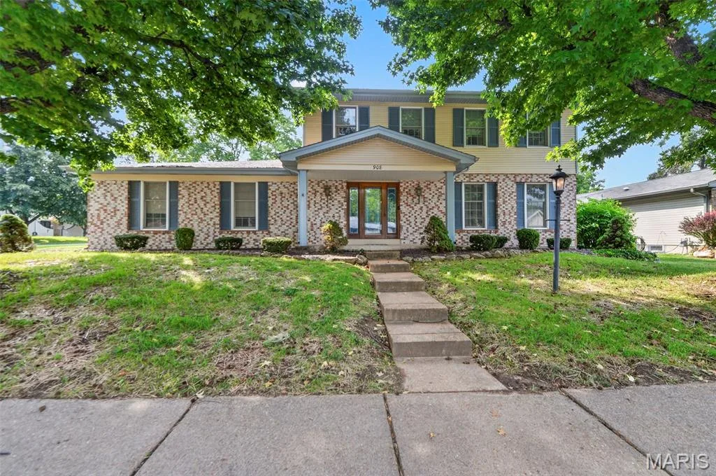 908 Devonshire Lane, St Charles, MO 63301 — listing photo 1 of 46