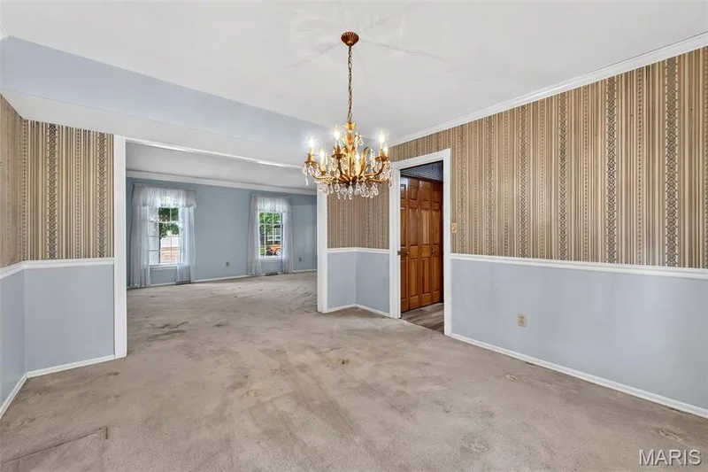 908 Devonshire Lane, St Charles, MO 63301 — listing photo 5 of 46