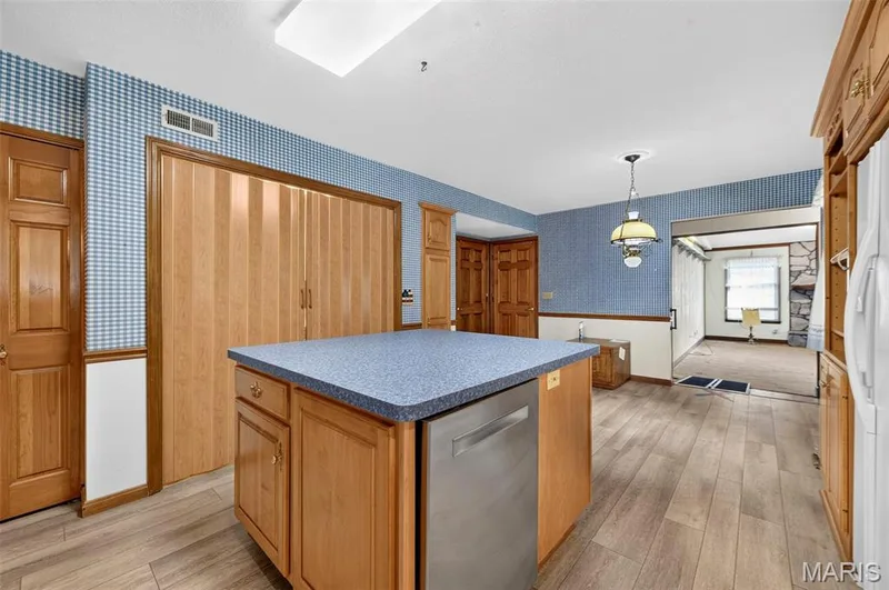 908 Devonshire Lane, St Charles, MO 63301 — listing photo 6 of 46