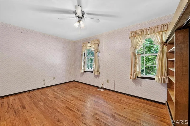 908 Devonshire Lane, St Charles, MO 63301 — listing photo 13 of 46