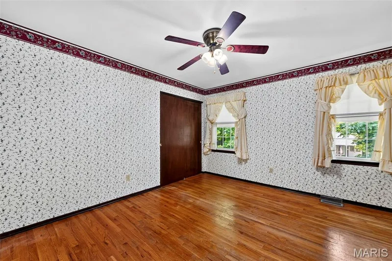 908 Devonshire Lane, St Charles, MO 63301 — listing photo 15 of 46