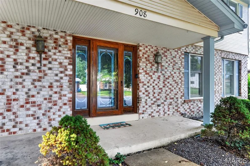 908 Devonshire Lane, St Charles, MO 63301 — listing photo 28 of 46