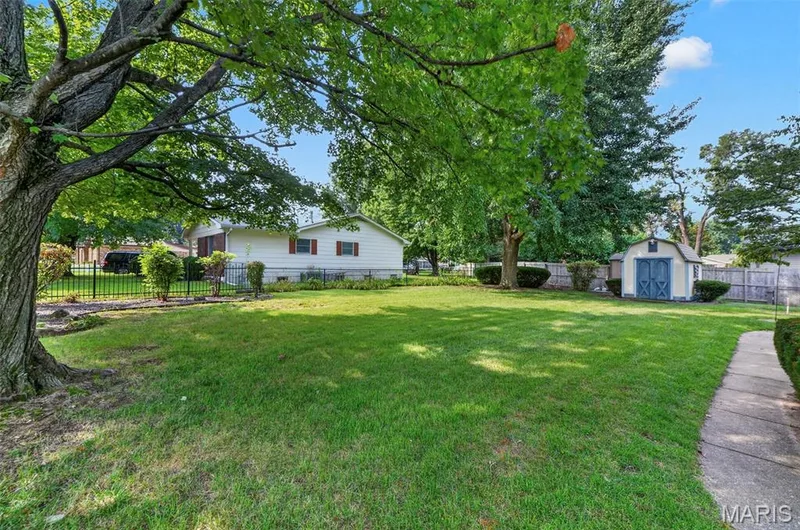 908 Devonshire Lane, St Charles, MO 63301 — listing photo 40 of 46