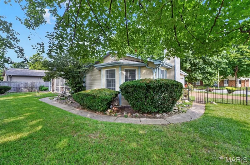 908 Devonshire Lane, St Charles, MO 63301 — listing photo 41 of 46