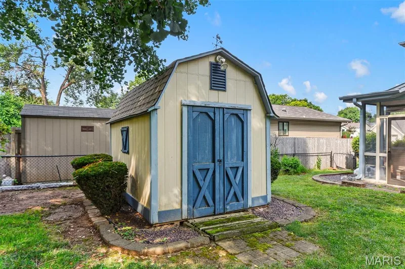 908 Devonshire Lane, St Charles, MO 63301 — listing photo 43 of 46