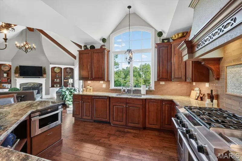 16925 Todd Evan Trail Road, Chesterfield, MO 63005 — listing photo 11 of 82