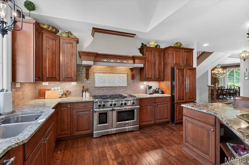 16925 Todd Evan Trail Road, Chesterfield, MO 63005 — listing photo 13 of 82