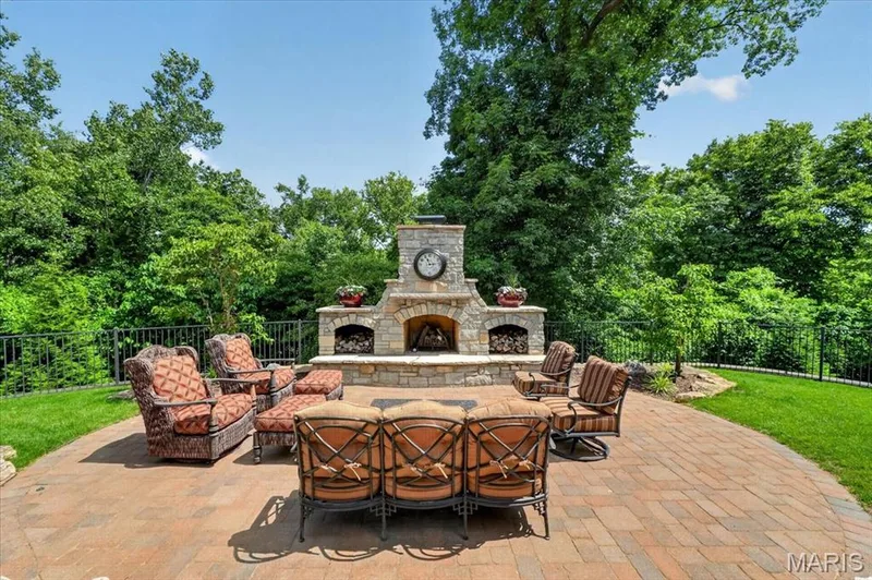 16925 Todd Evan Trail Road, Chesterfield, MO 63005 — listing photo 4 of 82