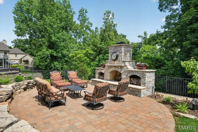 16925 Todd Evan Trail Road, Chesterfield, MO 63005 — listing photo 6 of 82