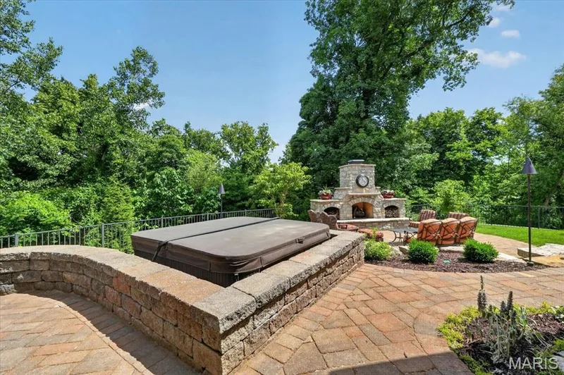 16925 Todd Evan Trail Road, Chesterfield, MO 63005 — listing photo 7 of 82