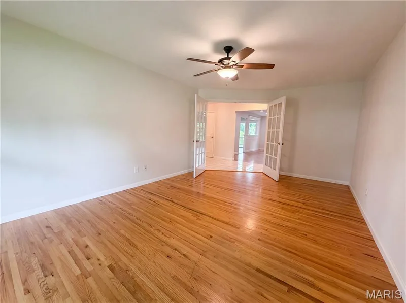 207 Renaldo Drive, Chesterfield, MO 63017 — listing photo 9 of 24
