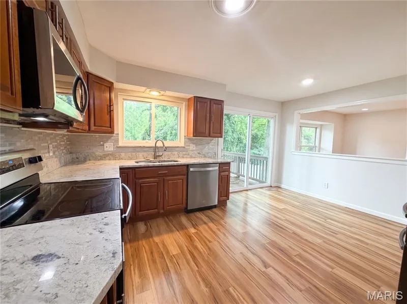 207 Renaldo Drive, Chesterfield, MO 63017 — listing photo 19 of 24