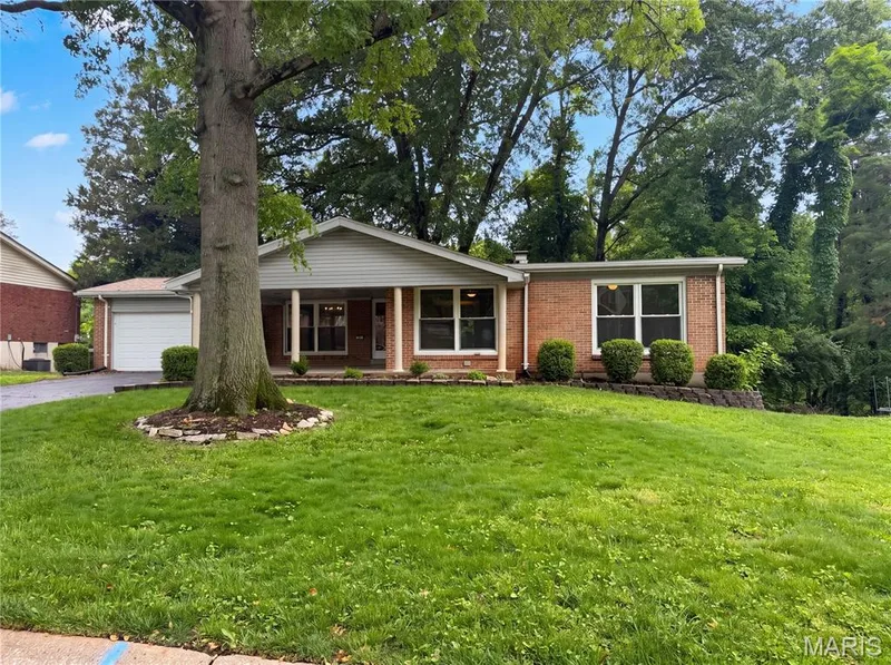 207 Renaldo Drive, Chesterfield, MO 63017 — listing photo 20 of 24