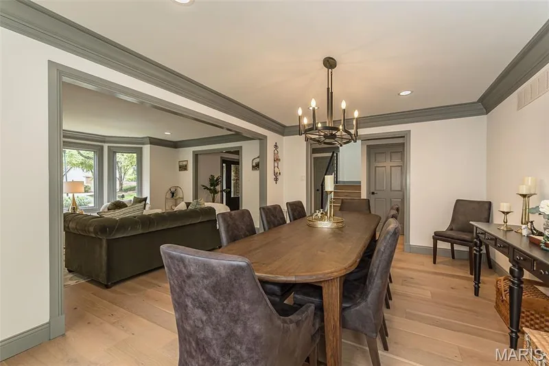 14426 Open Meadow Court W, Chesterfield, MO 63017 — listing photo 8 of 50