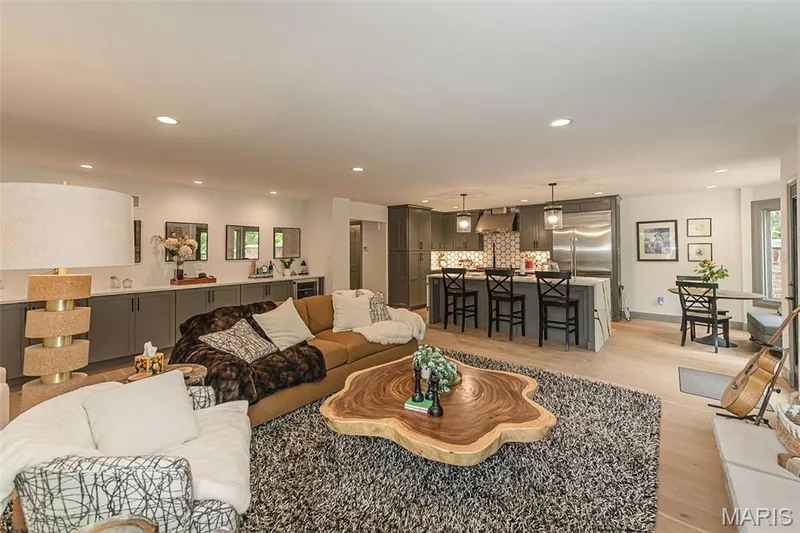14426 Open Meadow Court W, Chesterfield, MO 63017 — listing photo 13 of 50