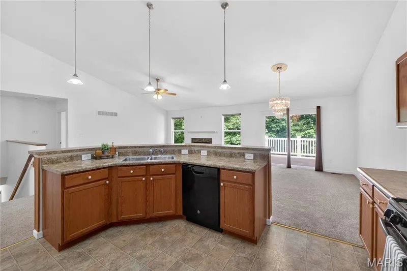 403 Newport Drive, St Peters, MO 63376 — listing photo 16 of 34