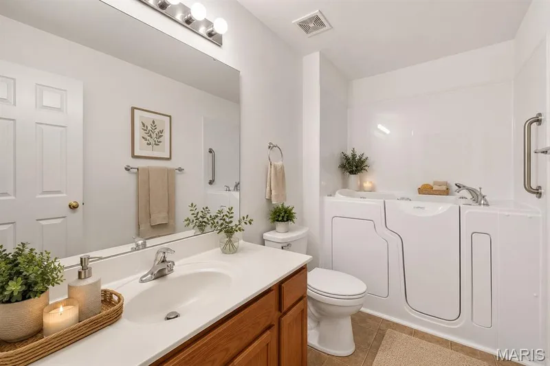 403 Newport Drive, St Peters, MO 63376 — listing photo 7 of 34