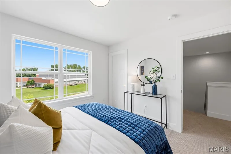 Secondary Bedroom with Walk in Closet — 527 Ryehill Drive, St Peters, MO 63376