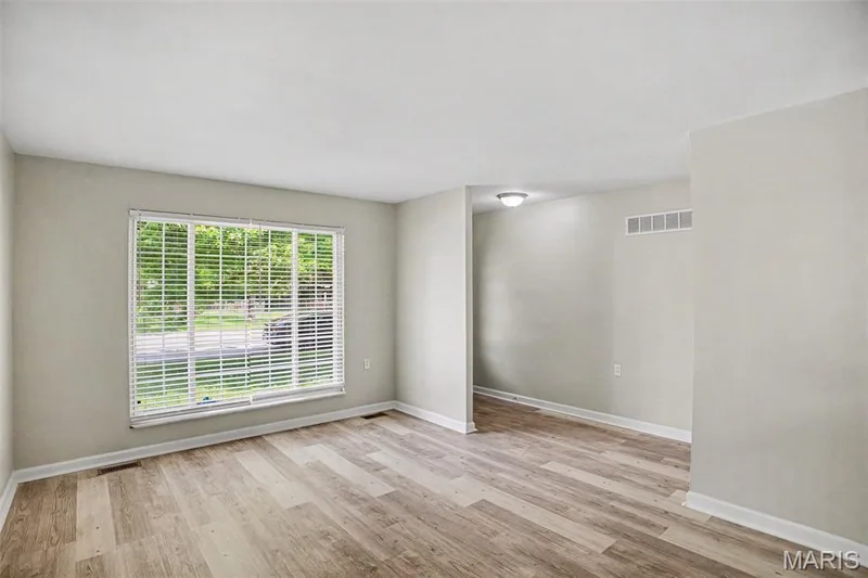 2737 Essex Street, St Charles, MO 63301 — listing photo 2 of 15