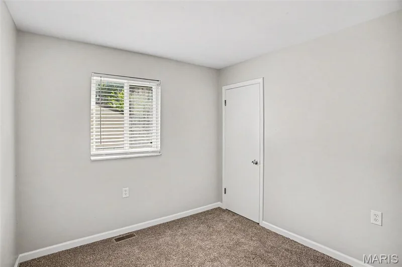 2737 Essex Street, St Charles, MO 63301 — listing photo 11 of 15