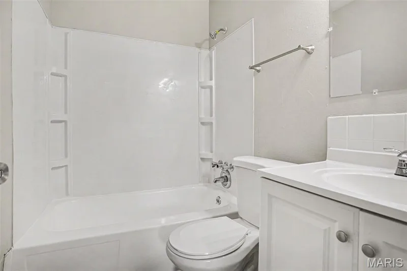 2737 Essex Street, St Charles, MO 63301 — listing photo 12 of 15