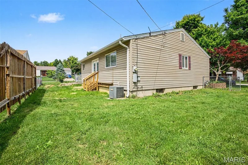 2737 Essex Street, St Charles, MO 63301 — listing photo 14 of 15