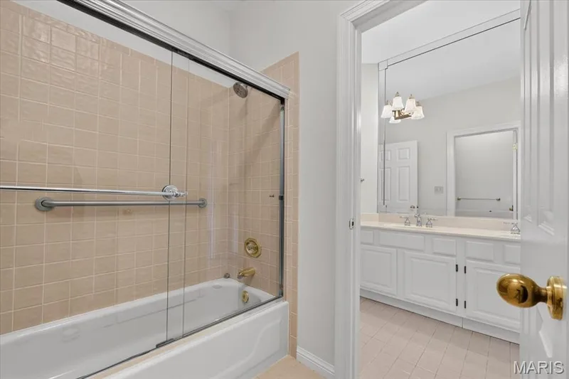 Jack n Jill bathroom — 16557 Baxter Forest Ridge Drive, Chesterfield, MO 63005