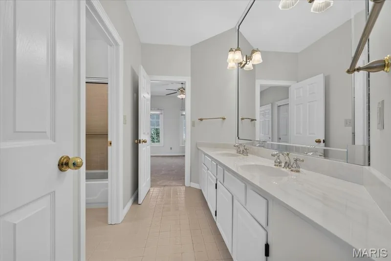 Jack n Jill bathroom — 16557 Baxter Forest Ridge Drive, Chesterfield, MO 63005