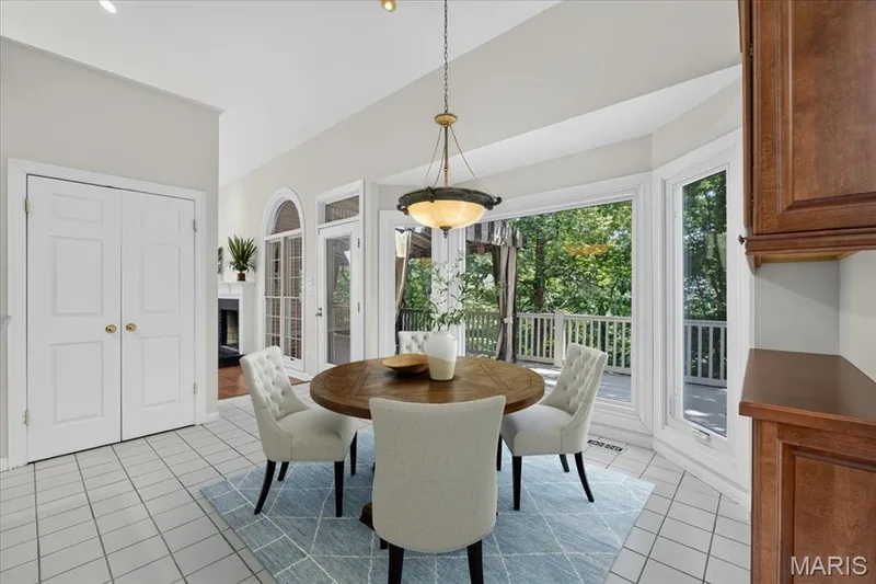 Virtually staged — 16557 Baxter Forest Ridge Drive, Chesterfield, MO 63005