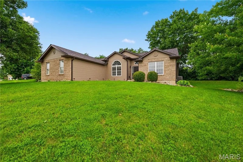 129 Fleur De Lis Drive, Wentzville, MO 63385 — listing photo 2 of 67