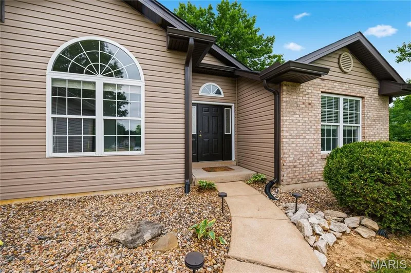 129 Fleur De Lis Drive, Wentzville, MO 63385 — listing photo 5 of 67